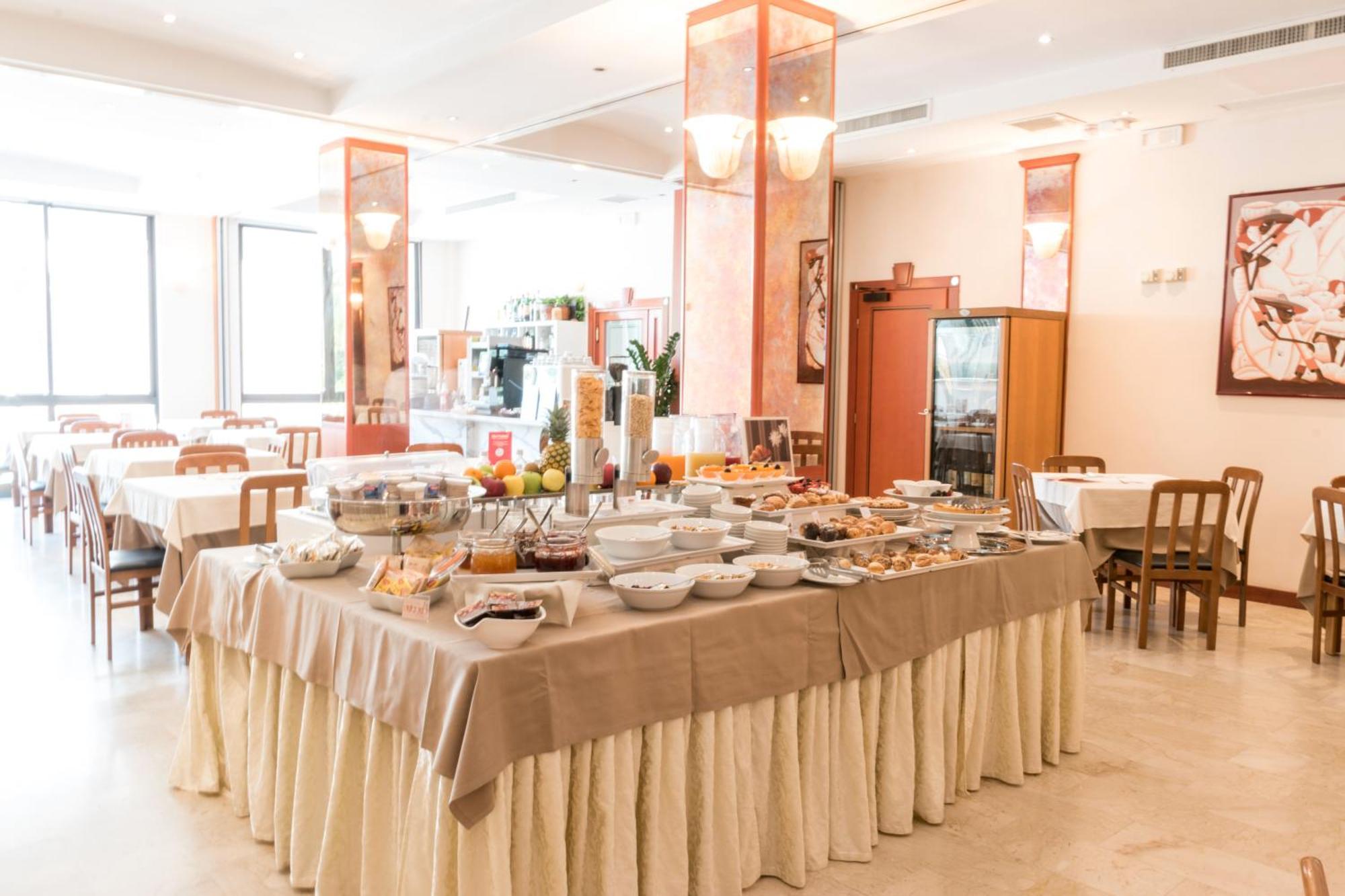 Hotel Nettunia Римини Экстерьер фото