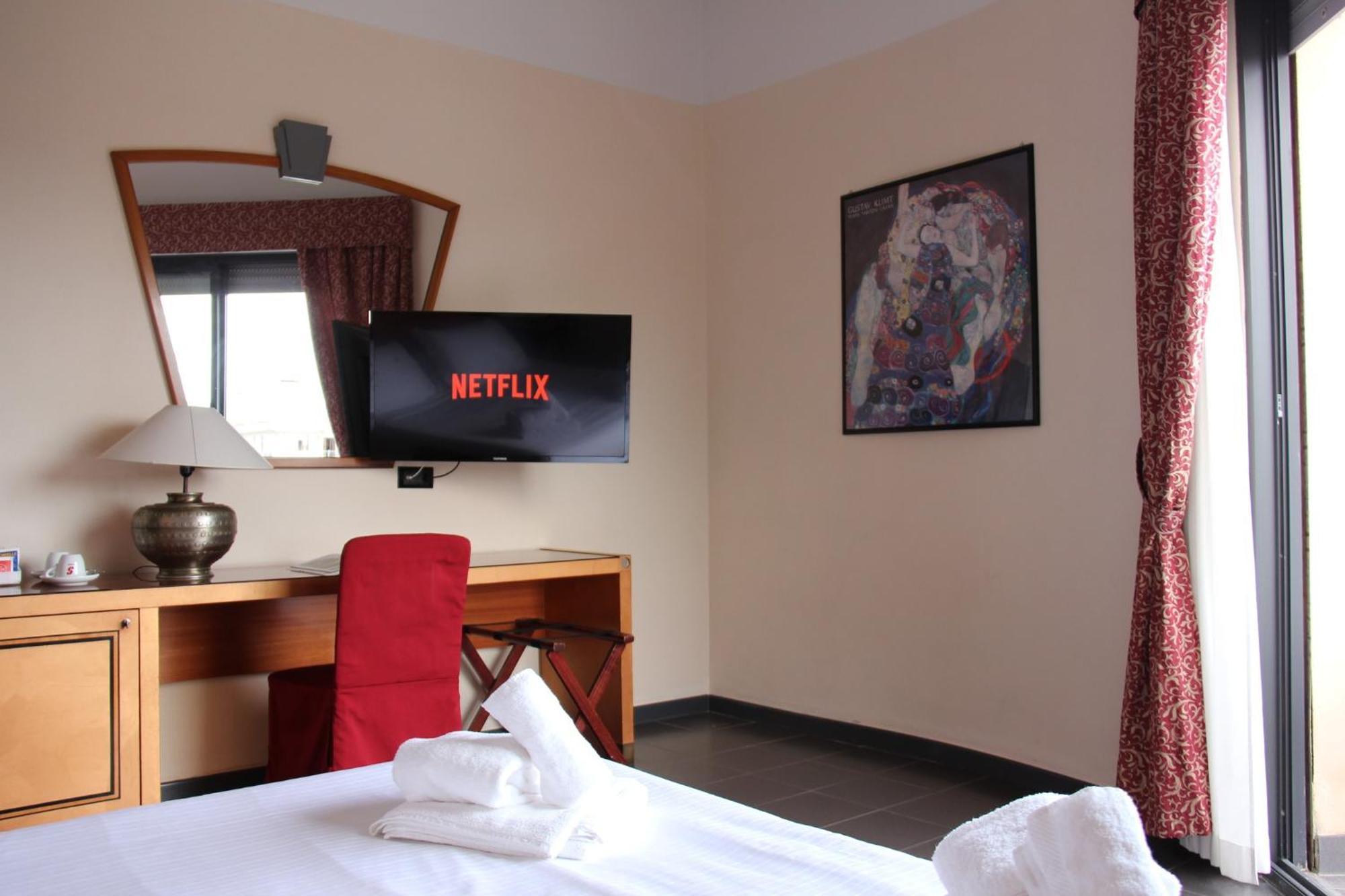 Hotel Nettunia Римини Номер фото