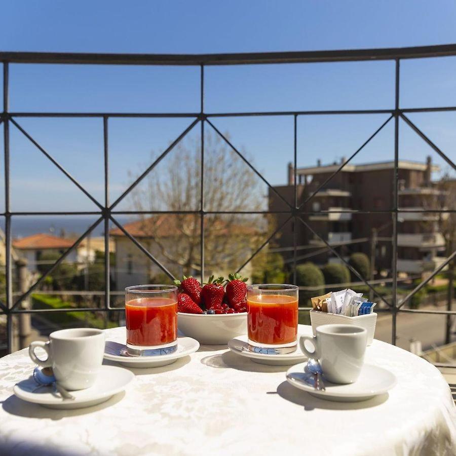 Hotel Nettunia Римини Экстерьер фото