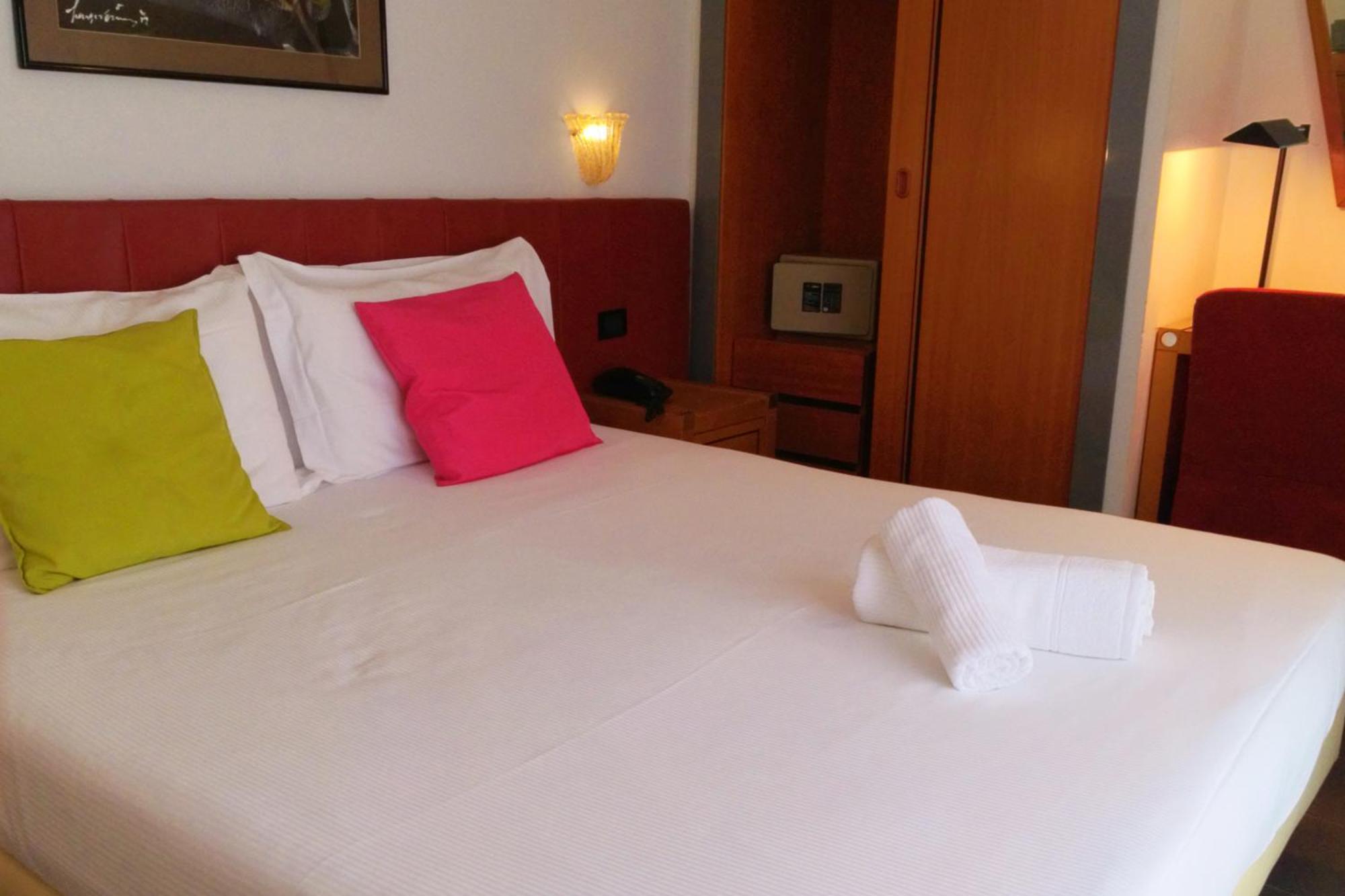 Hotel Nettunia Римини Номер фото