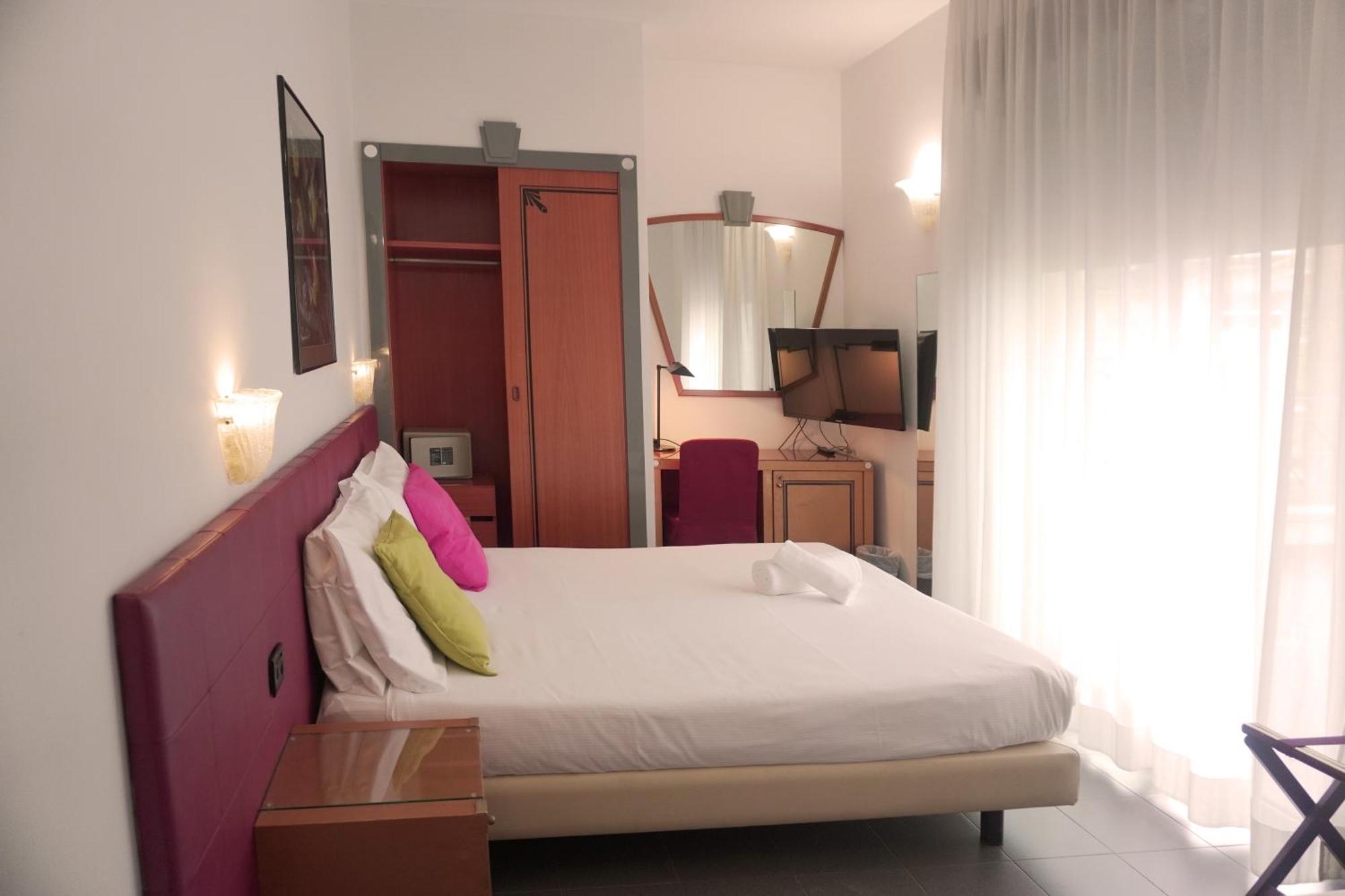 Hotel Nettunia Римини Номер фото