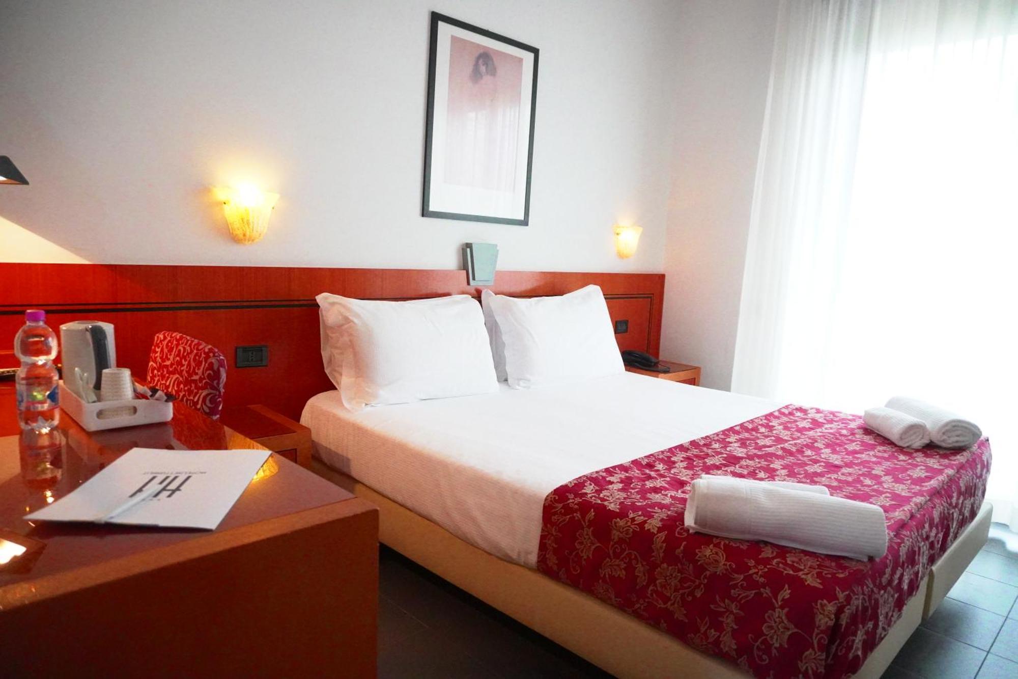Hotel Nettunia Римини Номер фото