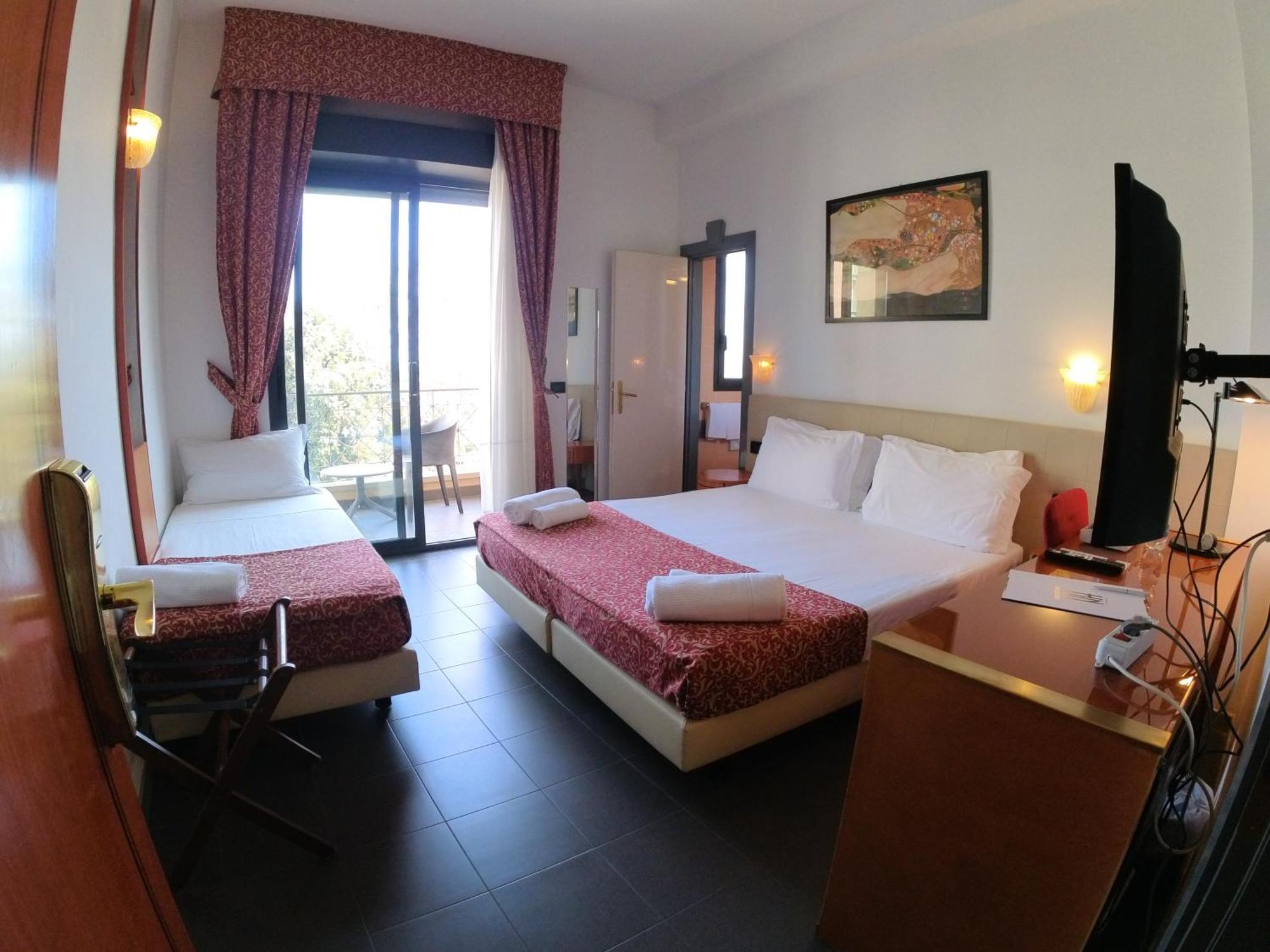Hotel Nettunia Римини Номер фото