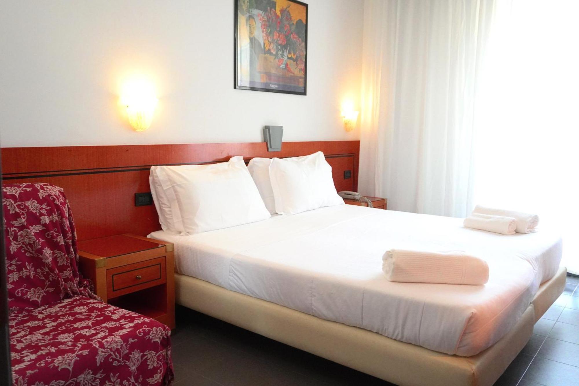 Hotel Nettunia Римини Номер фото
