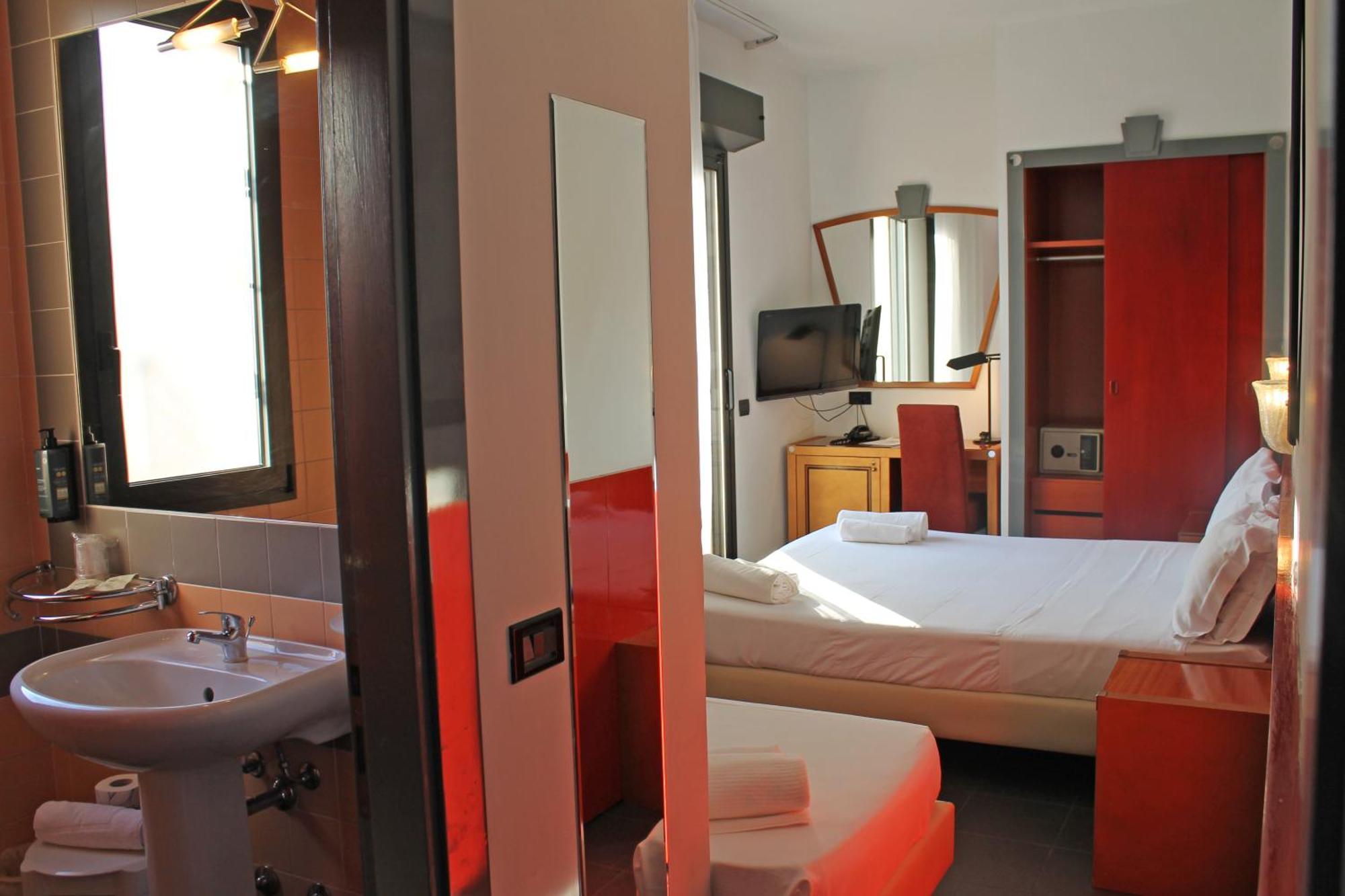 Hotel Nettunia Римини Номер фото