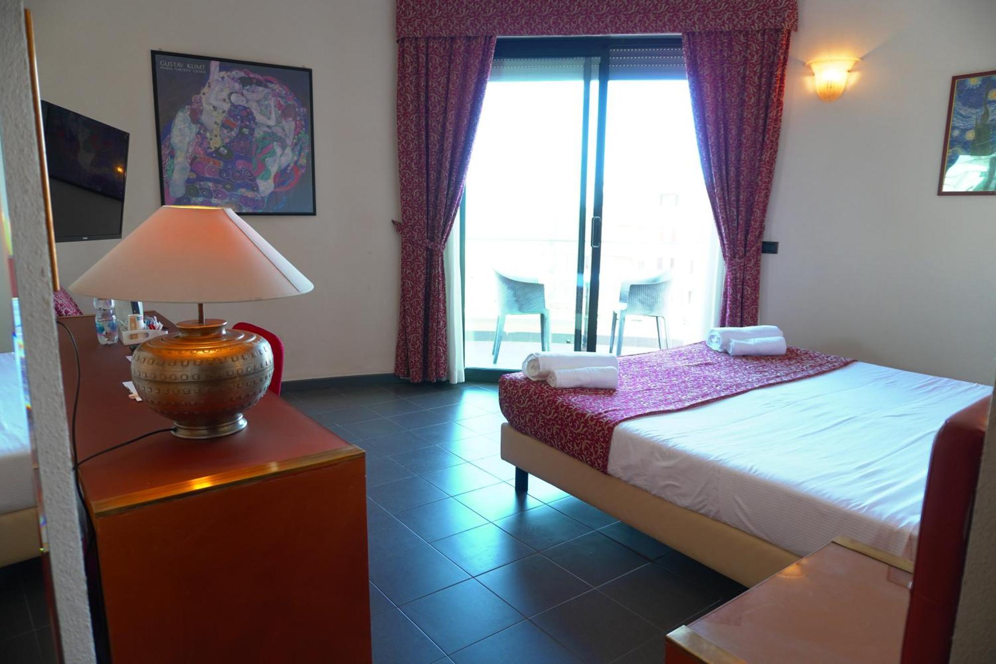 Hotel Nettunia Римини Номер фото