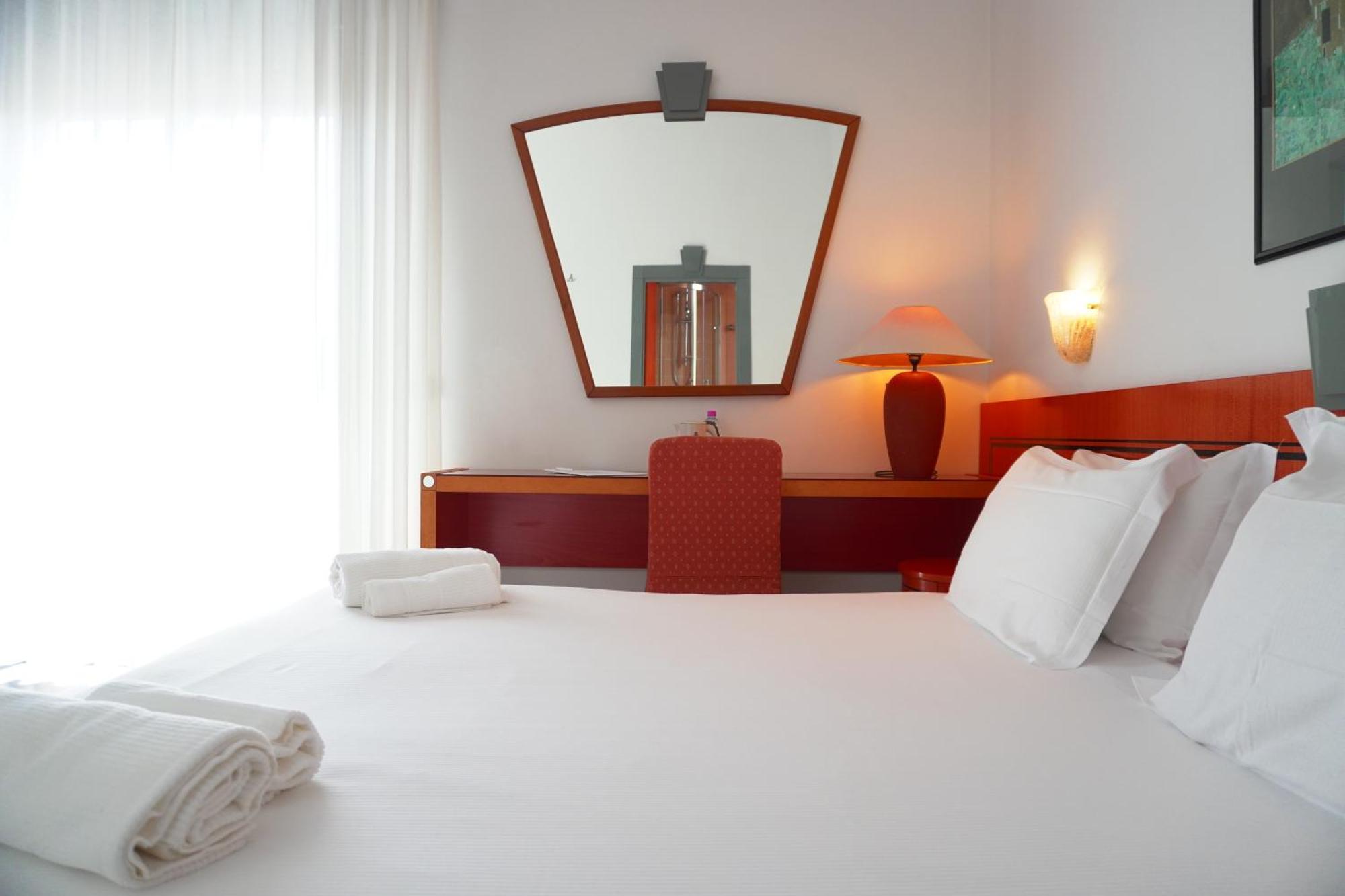 Hotel Nettunia Римини Номер фото