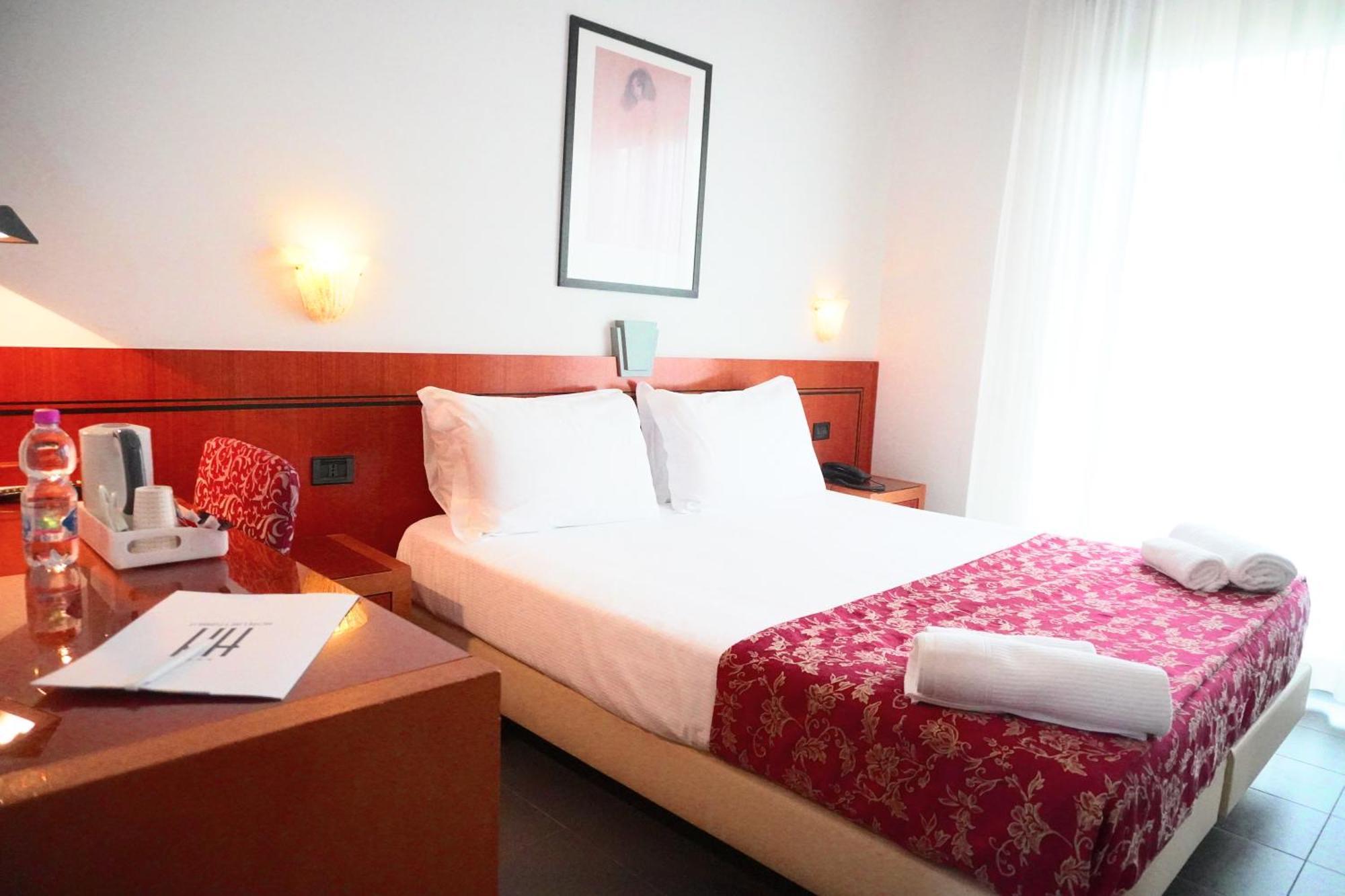 Hotel Nettunia Римини Номер фото