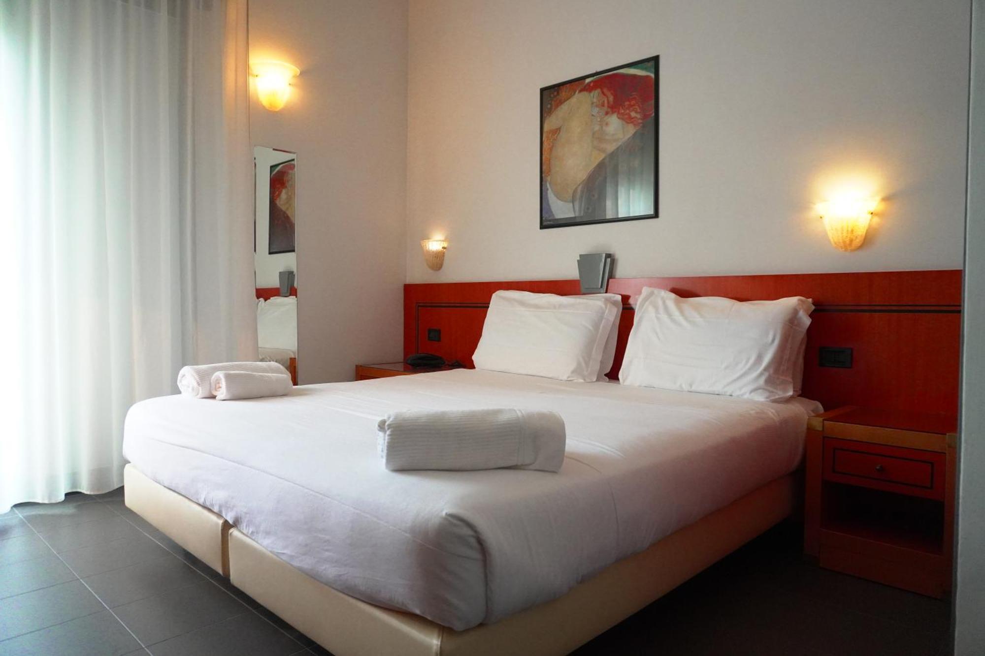 Hotel Nettunia Римини Номер фото